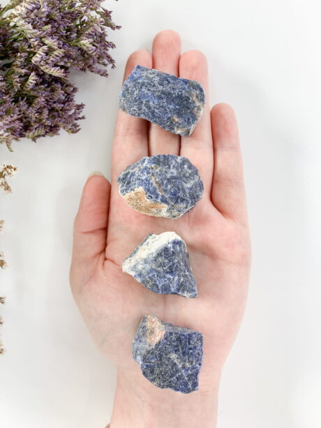 Sodalit - surowa bryłka