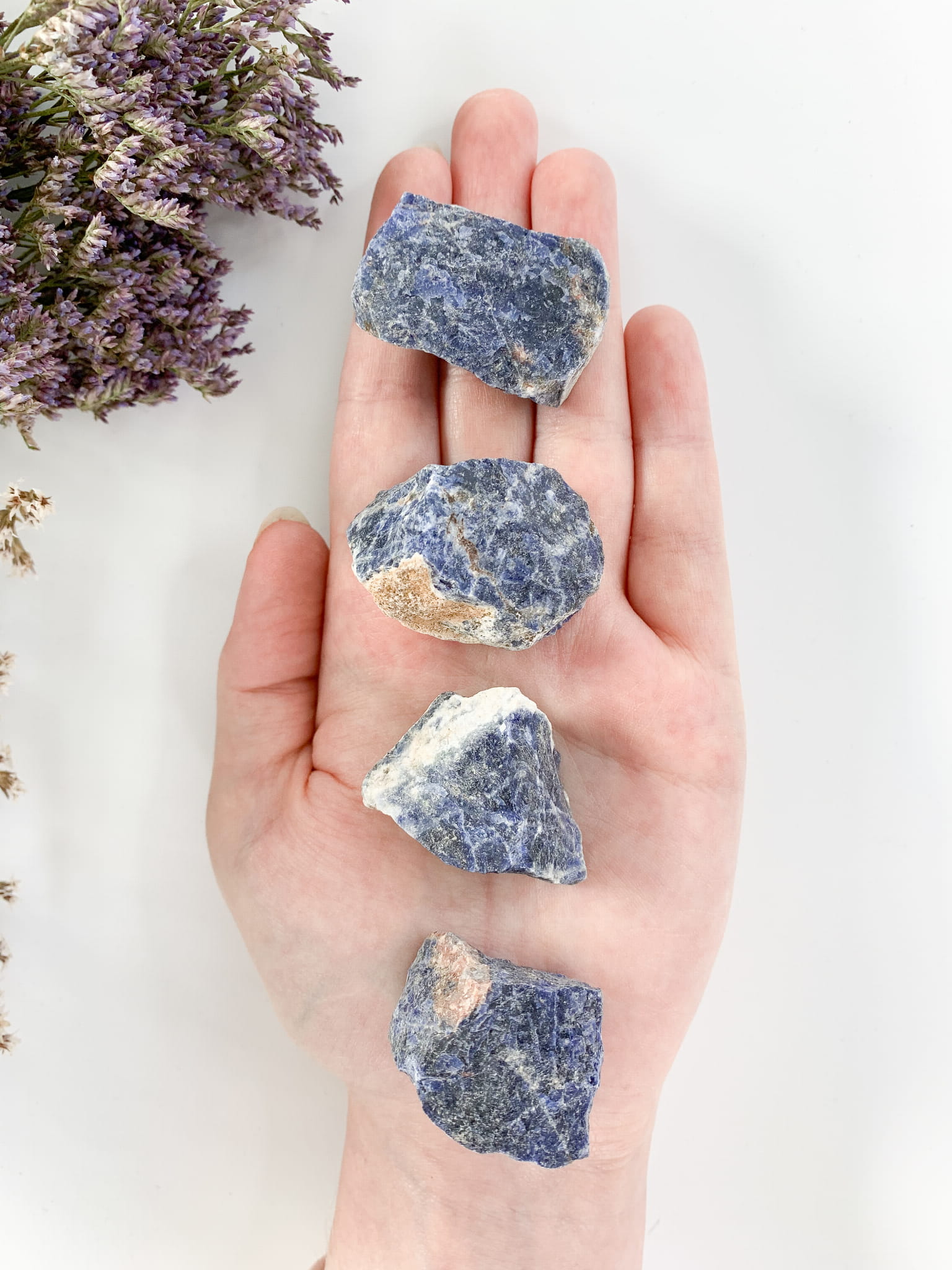 Sodalit - surowa bryłka