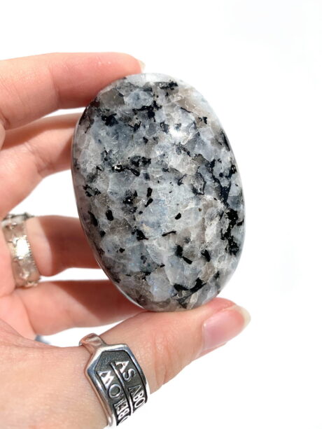 Kamień księżycowy palmstone - numer 3