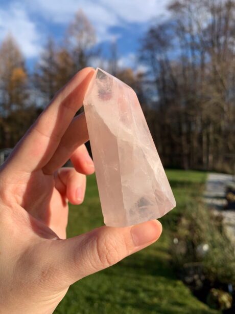 Kwarc różowy wieża - numer 03